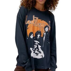 DAYDREAMER Distressed Led Zeppelin Portrait Merch Tee Size Medium New w/o Tag